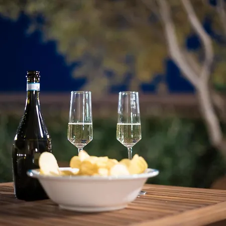 Casa Olivia - Casa Indipendente Nel Centro Di A 3 Minuti A Piedi Dal Lungomare, 5 Minuti A Piedi Dalla Piu Vicina E Vicinissima Alle Spiagge Piu Belle Della Costa Smeralda 別荘 *