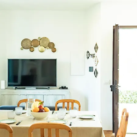 Casa Olivia - Casa Indipendente Nel Centro Di A 3 Minuti A Piedi Dal Lungomare, 5 Minuti A Piedi Dalla Piu Vicina E Vicinissima Alle Spiagge Piu Belle Della Costa Smeralda 別荘 カンニジョネ