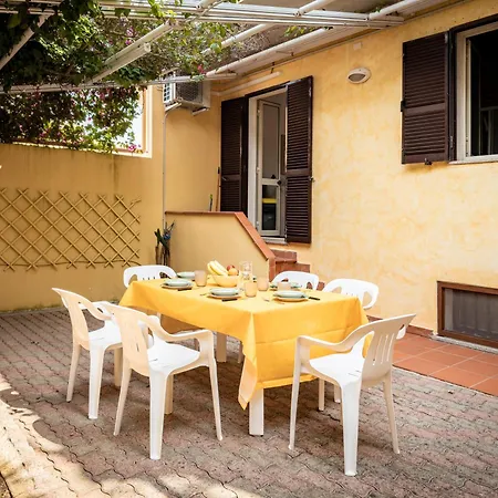 Casa Olivia - Casa Indipendente Nel Centro Di A 3 Minuti A Piedi Dal Lungomare, 5 Minuti A Piedi Dalla Piu Vicina E Vicinissima Alle Spiagge Piu Belle Della Costa Smeralda 別荘 カンニジョネ