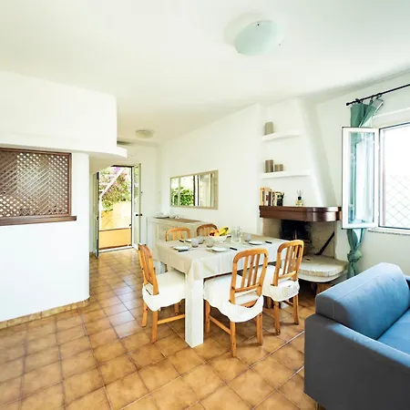 別荘 Casa Olivia - Casa Indipendente Nel Centro Di A 3 Minuti A Piedi Dal Lungomare, 5 Minuti A Piedi Dalla Piu Vicina E Vicinissima Alle Spiagge Piu Belle Della Costa Smeralda *