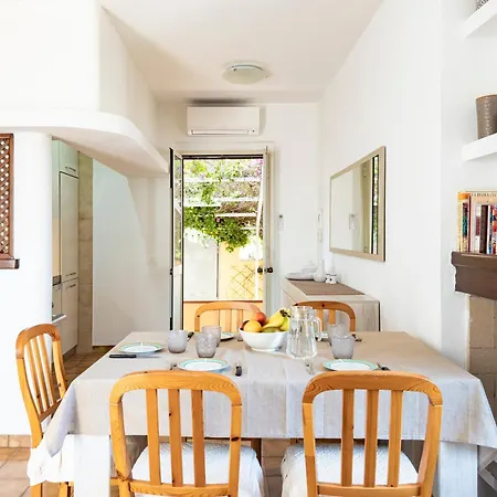 Casa Olivia - Casa Indipendente Nel Centro Di A 3 Minuti A Piedi Dal Lungomare, 5 Minuti A Piedi Dalla Piu Vicina E Vicinissima Alle Spiagge Piu Belle Della Costa Smeralda Nyaraló Cannigione