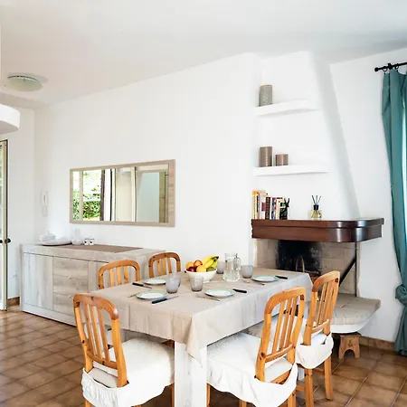 Casa Olivia - Casa Indipendente Nel Centro Di A 3 Minuti A Piedi Dal Lungomare, 5 Minuti A Piedi Dalla Piu Vicina E Vicinissima Alle Spiagge Piu Belle Della Costa Smeralda