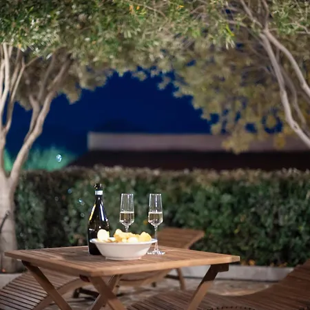 Casa Olivia - Casa Indipendente Nel Centro Di A 3 Minuti A Piedi Dal Lungomare, 5 Minuti A Piedi Dalla Piu Vicina E Vicinissima Alle Spiagge Piu Belle Della Costa Smeralda 펜션