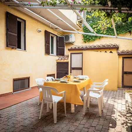 Casa Olivia - Casa Indipendente Nel Centro Di A 3 Minuti A Piedi Dal Lungomare, 5 Minuti A Piedi Dalla Piu Vicina E Vicinissima Alle Spiagge Piu Belle Della Costa Smeralda Nyaraló