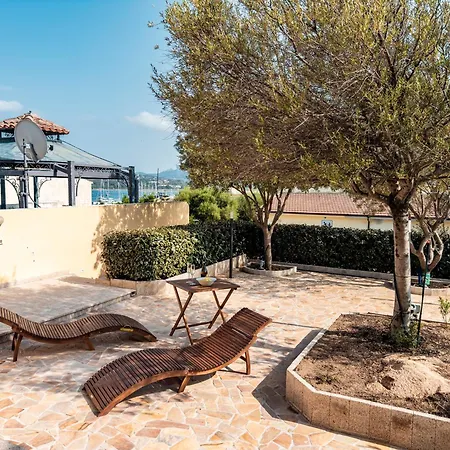Holiday home Casa Olivia - Casa Indipendente Nel Centro Di A 3 Minuti A Piedi Dal Lungomare, 5 Minuti A Piedi Dalla Piu Vicina E Vicinissima Alle Spiagge Piu Belle Della Costa Smeralda *