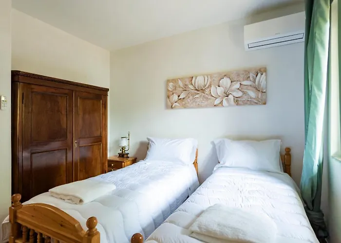 Casa Olivia - Casa Indipendente Nel Centro Di A 3 Minuti A Piedi Dal Lungomare, 5 Minuti A Piedi Dalla Piu Vicina E Vicinissima Alle Spiagge Piu Belle Della Costa Smeralda Tatil Evi
