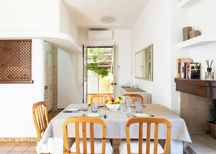Casa Olivia - Casa Indipendente Nel Centro Di A 3 Minuti A Piedi Dal Lungomare, 5 Minuti A Piedi Dalla Piu Vicina E Vicinissima Alle Spiagge Piu Belle Della Costa Smeralda Tatil Evi Cannigione