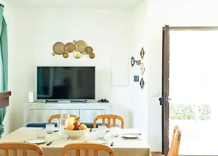 Casa Olivia - Casa Indipendente Nel Centro Di A 3 Minuti A Piedi Dal Lungomare, 5 Minuti A Piedi Dalla Piu Vicina E Vicinissima Alle Spiagge Piu Belle Della Costa Smeralda Nyaraló Cannigione