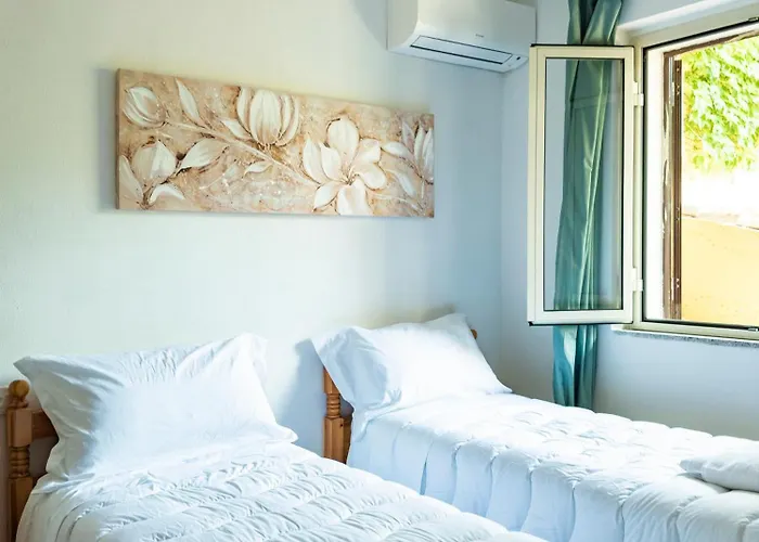 Casa Olivia - Casa Indipendente Nel Centro Di A 3 Minuti A Piedi Dal Lungomare, 5 Minuti A Piedi Dalla Piu Vicina E Vicinissima Alle Spiagge Piu Belle Della Costa Smeralda Cannigione