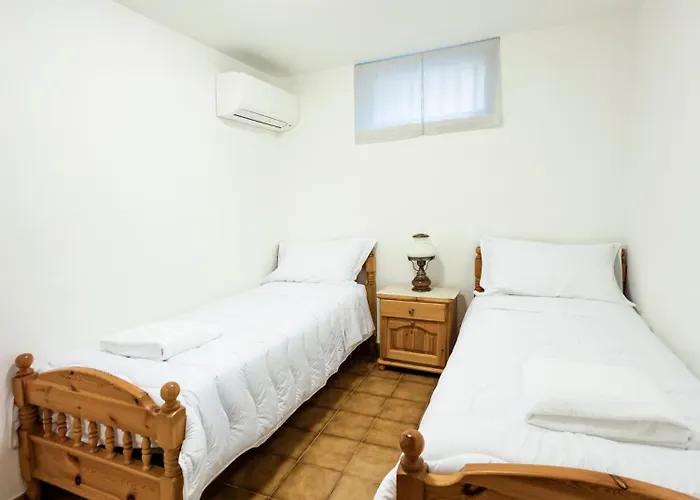 Casa Olivia - Casa Indipendente Nel Centro Di A 3 Minuti A Piedi Dal Lungomare, 5 Minuti A Piedi Dalla Piu Vicina E Vicinissima Alle Spiagge Piu Belle Della Costa Smeralda Cannigione