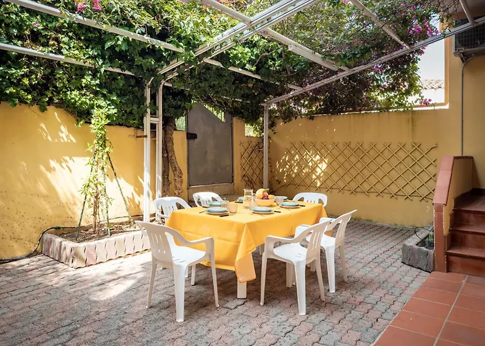 Nyaraló Casa Olivia - Casa Indipendente Nel Centro Di A 3 Minuti A Piedi Dal Lungomare, 5 Minuti A Piedi Dalla Piu Vicina E Vicinissima Alle Spiagge Piu Belle Della Costa Smeralda