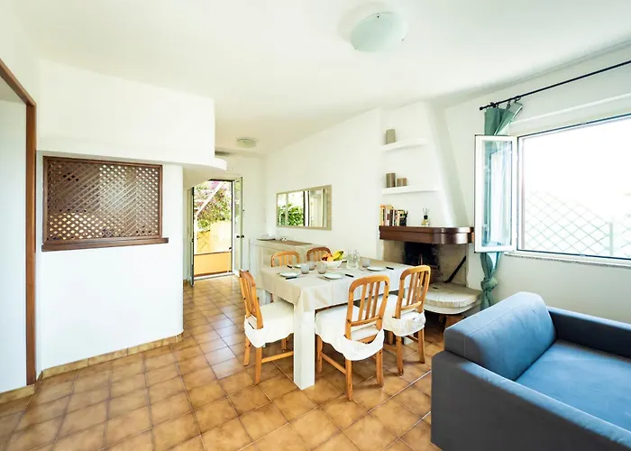 Tatil Evi Casa Olivia - Casa Indipendente Nel Centro Di A 3 Minuti A Piedi Dal Lungomare, 5 Minuti A Piedi Dalla Piu Vicina E Vicinissima Alle Spiagge Piu Belle Della Costa Smeralda *