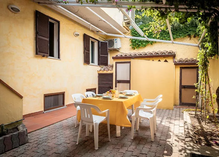 Casa Olivia - Casa Indipendente Nel Centro Di A 3 Minuti A Piedi Dal Lungomare, 5 Minuti A Piedi Dalla Piu Vicina E Vicinissima Alle Spiagge Piu Belle Della Costa Smeralda Tatil Evi
